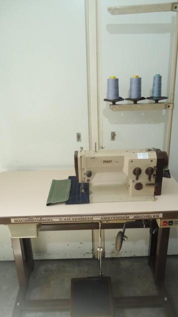 Industrie Naaimachine Pfaff zig -zag Rechtstikker (118) beschikbaar voor biedingen