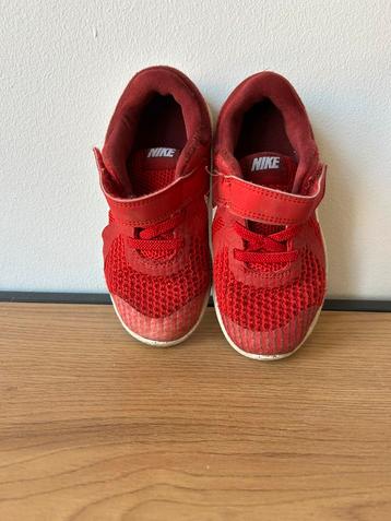 Nike schoenen maat 26 beschikbaar voor biedingen