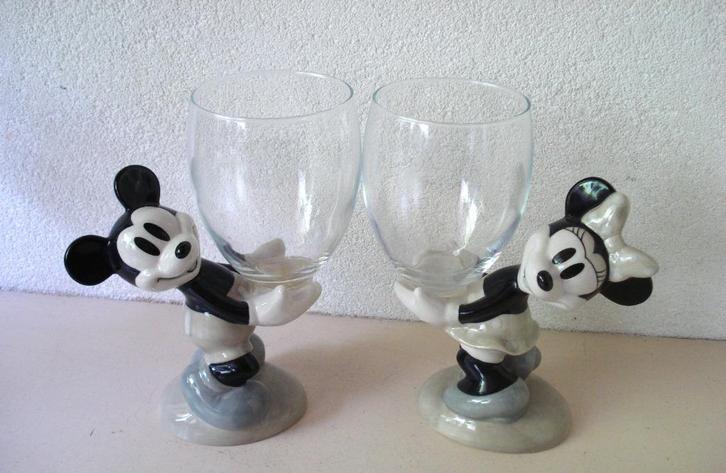 Mooie wijnglazen mickey & Minnie Mouse, Verzamelen, Muziek, Artiesten en Beroemdheden, Zo goed als nieuw, Gebruiksvoorwerp, Gesigneerd