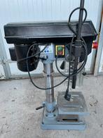 Huvema Kolomboor Tafelboormachine, Ophalen, Variabele snelheid, Zo goed als nieuw, Kolomboormachine
