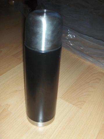 Zwarte thermosfles nieuw beschikbaar voor biedingen