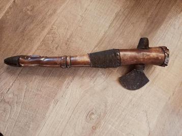 antiek afrikaans  tribal art ceremoniële bijl beschikbaar voor biedingen
