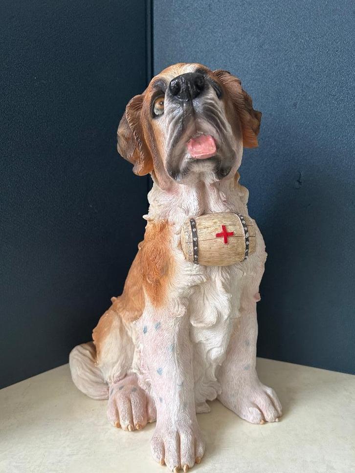 Prachtig levensecht beeld van Sint Bernhards hond, Verzamelen, Beelden en Beeldjes, Nieuw, Dier, Ophalen of Verzenden