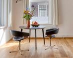 ronde tafel met 2  lederen fauteuils - IN PRIJS VERLAAGD, Huis en Inrichting, Complete eetkamers, Ophalen, Zo goed als nieuw, Minder dan 4 stoelen