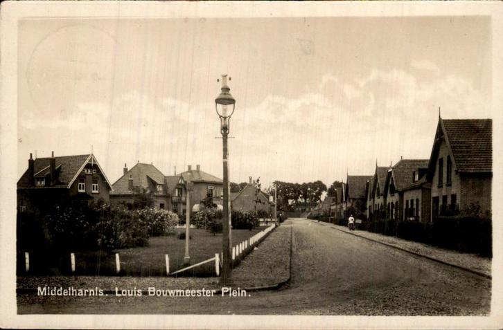 Middelharnis - Louis Bouwmeester plein, Verzamelen, Ansichtkaarten | Nederland, Gelopen, Noord-Brabant, Voor 1920, Ophalen of Verzenden