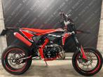 Beta RR 50 Motard 2t 2025 (Track Zwart) | 1.776km! |, Fietsen en Brommers, Overige merken, 6 versnellingen, Support@betamotor.com
