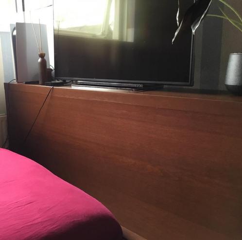 Malm kast . nachtkastje of tv kast . Past bij mijn Malm bed, Huis en Inrichting, Kasten | Ladekasten, Zo goed als nieuw, Minder dan 100 cm