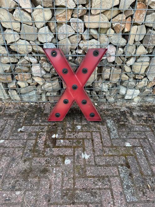 Metalen letter X met verlichting, Huis en Inrichting, Woonaccessoires | Wanddecoraties, Zo goed als nieuw, Ophalen of Verzenden