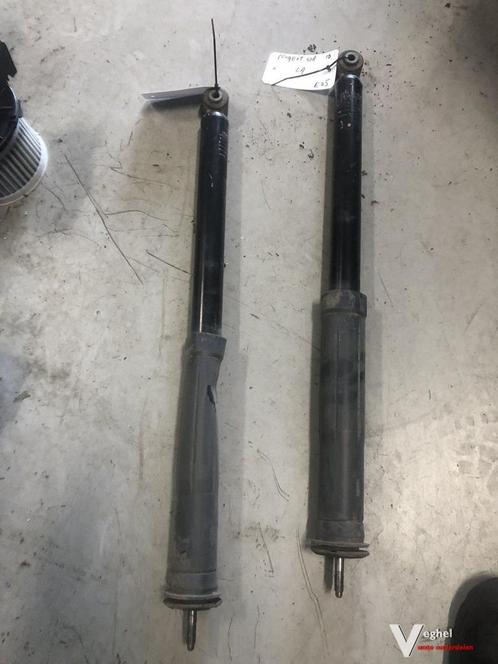 Peugeot 108 2016 schokbreker Links of Rechts, Auto-onderdelen, Ophanging en Onderstel, Gebruikt, Ophalen of Verzenden