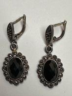 Zilveren oorbellen met onyx en markasiet, Sieraden, Tassen en Uiterlijk, Oorbellen, Ophalen, Zwart, Met edelsteen, Zilver