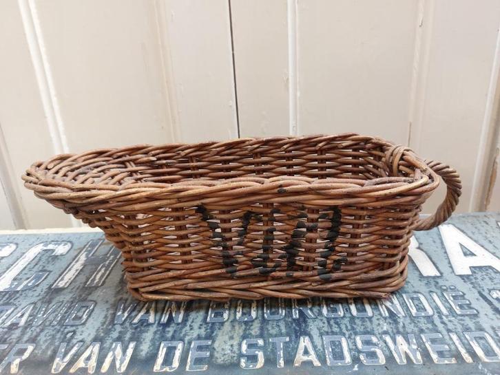 Riviera maison wijnmand rotan, Huis en Inrichting, Woonaccessoires | Schalen en Manden, Zo goed als nieuw, Mand, Rond, Riet, Ophalen of Verzenden