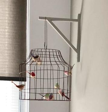 Decoratieve Vogelkooi met Vogels beschikbaar voor biedingen