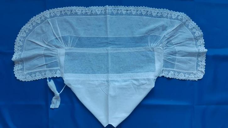 Protestantse bovenmuts Zuid Beveland zware rouw, Antiek en Kunst, Antiek | Kleding en Accessoires, Dames, Verzenden