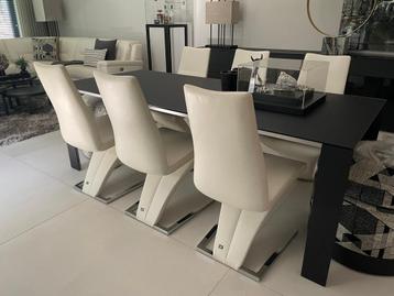 Rolf Benz z-stoelen + eettafel Kettnaker beschikbaar voor biedingen