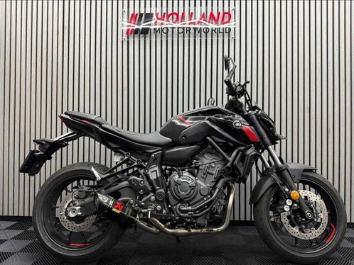 Yamaha MT-07 2024 Akrapovic MT 07 zwart custom, Motoren, Motoren | Yamaha, Bedrijf, Naked bike, meer dan 35 kW, 2 cilinders, Ophalen