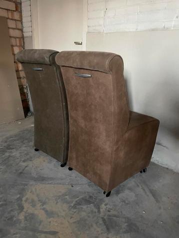 6 Eetkamer stoelen beschikbaar voor biedingen