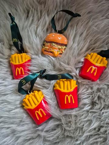 Mc Donalds kerstballen frietjes en hamburger beschikbaar voor biedingen