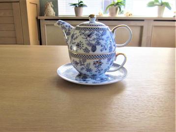 MG Tea for one Qualitas Omnia Vincit blauw-wit-goudkleur beschikbaar voor biedingen