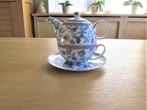 MG Tea for one Qualitas Omnia Vincit blauw-wit-goudkleur, Huis en Inrichting, Keuken | Servies, Zo goed als nieuw, Overige typen