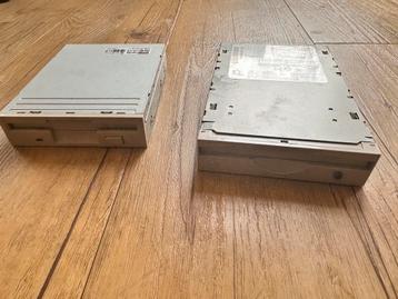 Zip drive en floppy drive beschikbaar voor biedingen