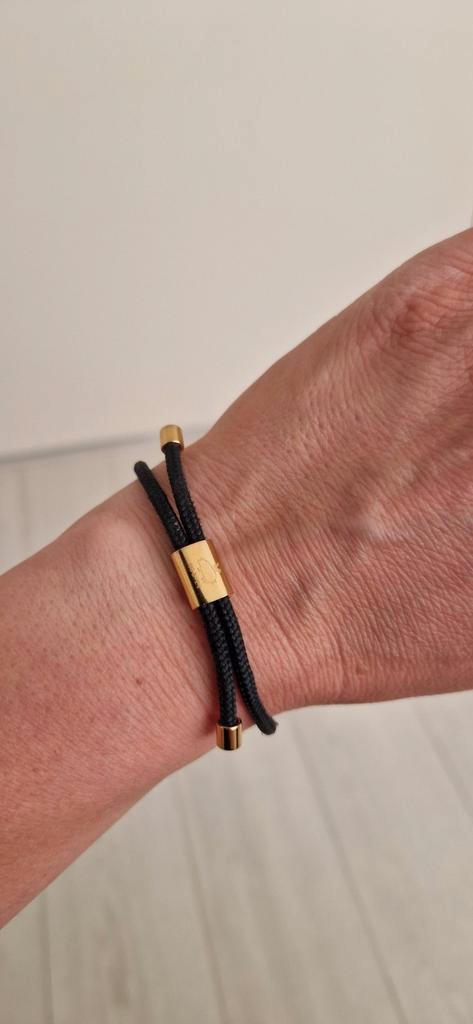 Te koop Pig &Hen armband zwart maat s/m, Sieraden, Tassen en Uiterlijk, Armbanden, Zo goed als nieuw, Overige materialen, Zwart