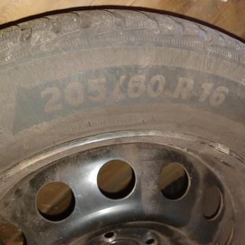 Set Michelin winterbanden. beschikbaar voor biedingen