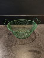 Vintage groene metalen fruitmand met hartjes, Overige materialen, Gebruikt, Mand, Rond