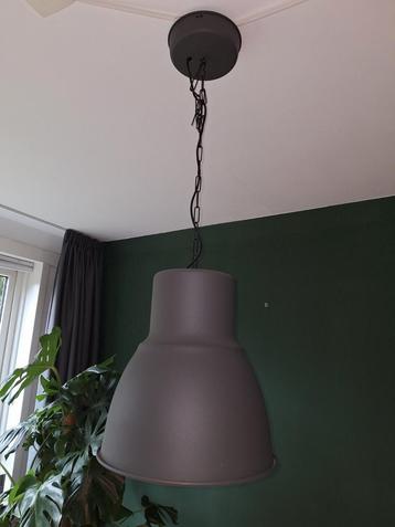 Hanglampen beschikbaar voor biedingen