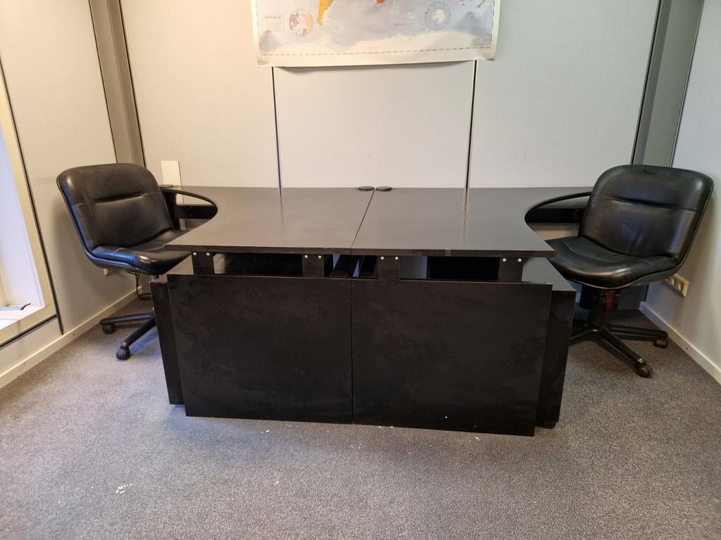 Hoekbureau met 2 draaistoelen in goede staat, Huis en Inrichting, Bureaus, Ophalen