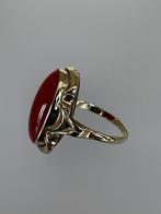 gouden dames ring met bloedkoraal jr.60, Ophalen of Verzenden, Zo goed als nieuw, 17 tot 18, Met edelsteen