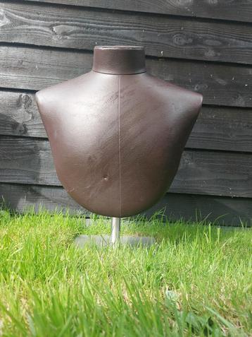 Lederen Mannequin Buste beschikbaar voor biedingen