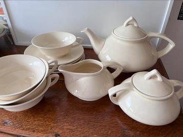7-delig crèmekleurig theeservies! beschikbaar voor biedingen