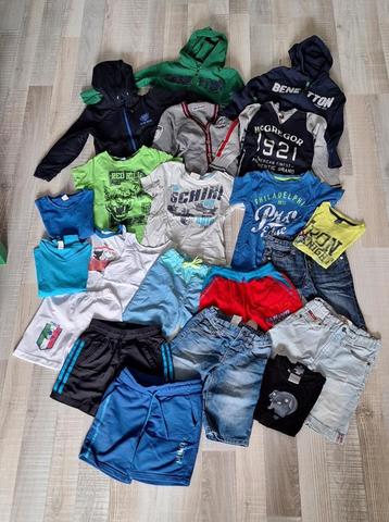 Kledingpakket maat 116 + mickey badjas beschikbaar voor biedingen