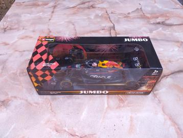 Max Verstappen Red Bull RB19. beschikbaar voor biedingen