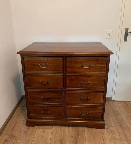 Massief houten ladekast met 4 lades – klassiek en robuust, Huis en Inrichting, Kasten | Ladekasten, Zo goed als nieuw, Minder dan 100 cm