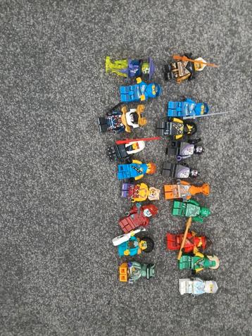 Lego ninjago minifigures in goede staat beschikbaar voor biedingen