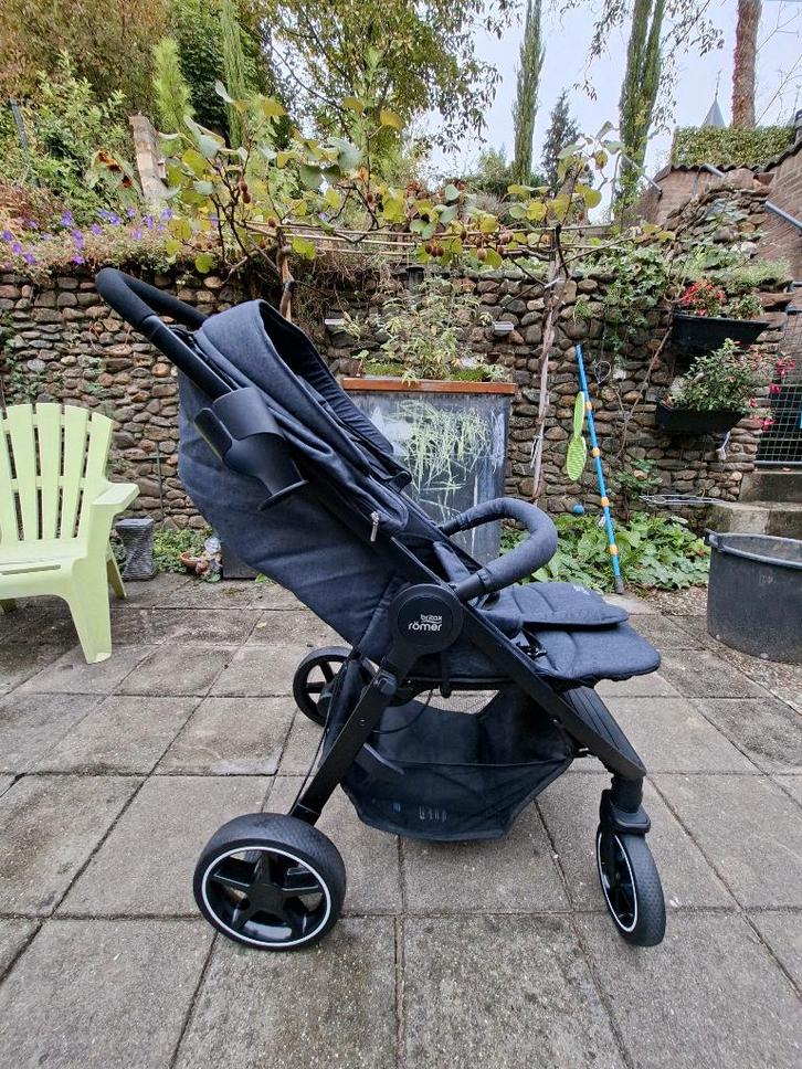 Buggy Britax Romer, Kinderen en Baby's, Buggy's, Zo goed als nieuw, Overige merken, Regenhoes, Verstelbare rugleuning, Zonnekap