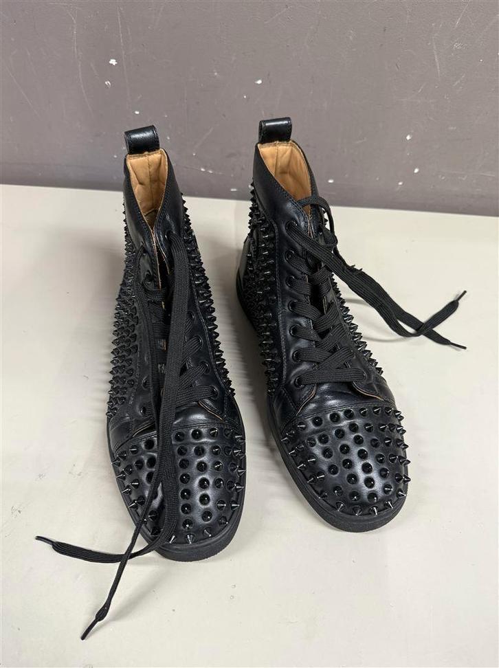 Christian Louboutin Spike High Tops 42 UK8, Kleding | Heren, Schoenen, Zo goed als nieuw, Zwart, Ophalen of Verzenden