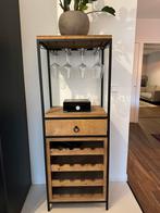 Vitrine kast hout en metaal, Huis en Inrichting, Kasten | Vitrinekasten, Ophalen, 100 tot 150 cm, Zo goed als nieuw, Metaal