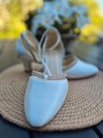 Nieuwe Avalia shoes Luna Ivory Satin trouwschoenen 41, Kleding | Dames, Trouwkleding en Trouwaccessoires, Ophalen, Nieuw, Rood