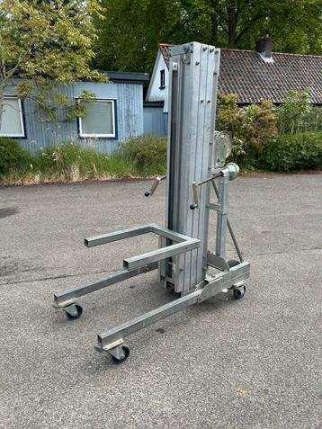 Böcker Alp LMX500 kanaallift materiaallift 500kg! beschikbaar voor biedingen