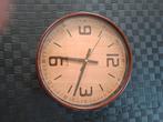 grote klok 31,5 cm., Ophalen of Verzenden, Zo goed als nieuw, Analoog, Wandklok