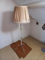 Vintage gietijzeren staande lamp, Huis en Inrichting, Lampen | Vloerlampen, Jaren 50 / 60, 150 tot 200 cm, Gebruikt, Stof