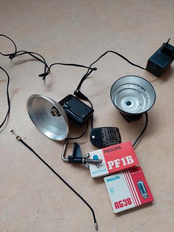 Vintage Bakeliet Flitsers - Philips PF1B & AG3B beschikbaar voor biedingen