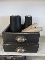 *** 2 Zwarte laadjes met komgreep ***, Antiek en Kunst, Curiosa en Brocante, Ophalen of Verzenden