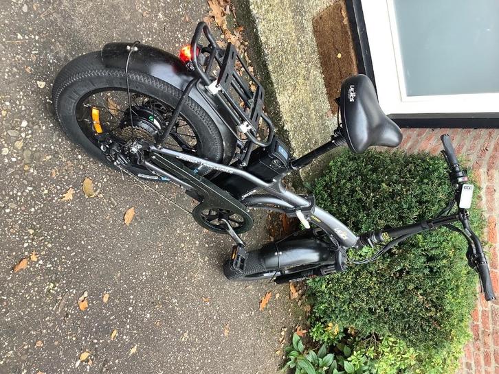 Lacros mustang, Fietsen en Brommers, Elektrische fietsen, Zo goed als nieuw, Overige merken, 30 tot 50 km per accu, Ophalen