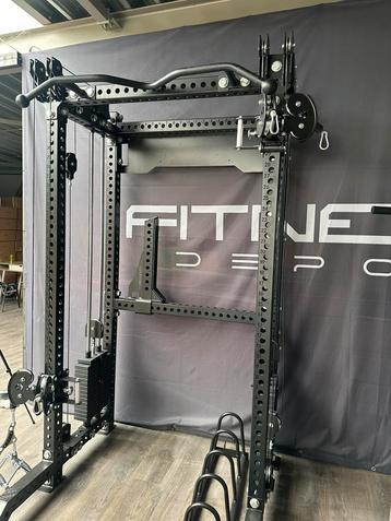 Heavy half rack met cable station 1:1&2:1 ratio beschikbaar voor biedingen