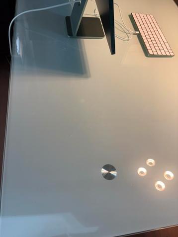 Bureau van melkglas, Ikea Galant 160x80 op wielen - afbeelding 4