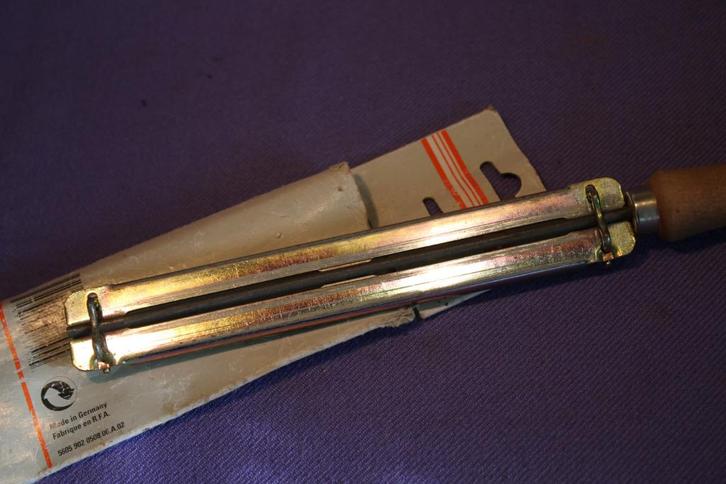 Stihl kettingzaag houder met vijl., Tuin en Terras, Hand-tuingereedschap, Ophalen of Verzenden