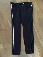 lange broek zwart met witte bies 42, Zwart, Maat 42/44 (L), Ophalen of Verzenden, Zo goed als nieuw